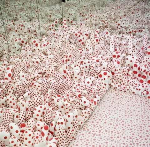 쿠사마야요이 (くさまやよい Kusama Yayoi)