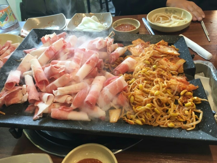 퇘장군 이미지