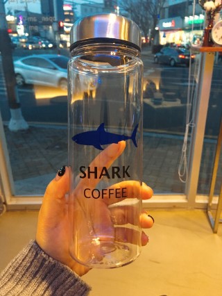 샤크커피 이미지