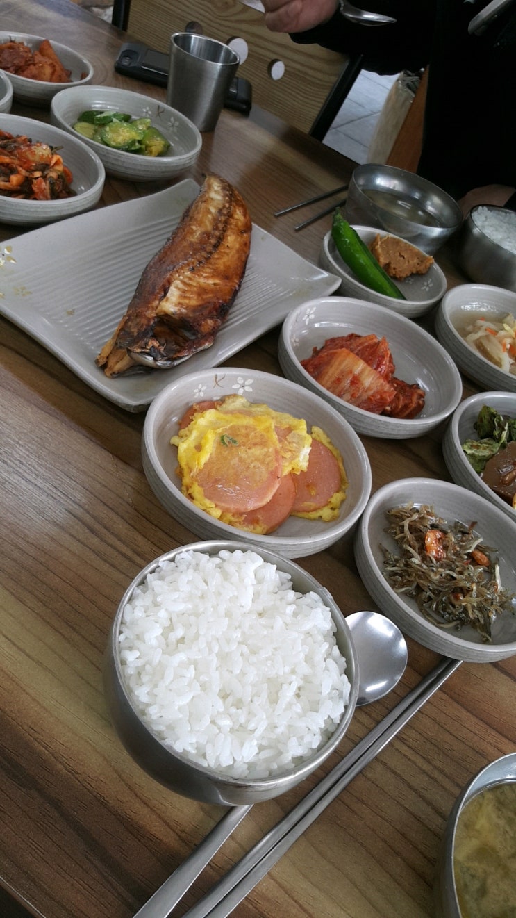 백련가정식백반 이미지