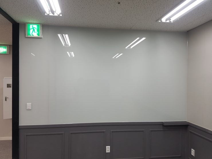 벽면 화이트보드공사 / 칼라유리공사 /연습실거울공사 /강화유리공사 /사무실 유리칸막이 : 네이버 블로그