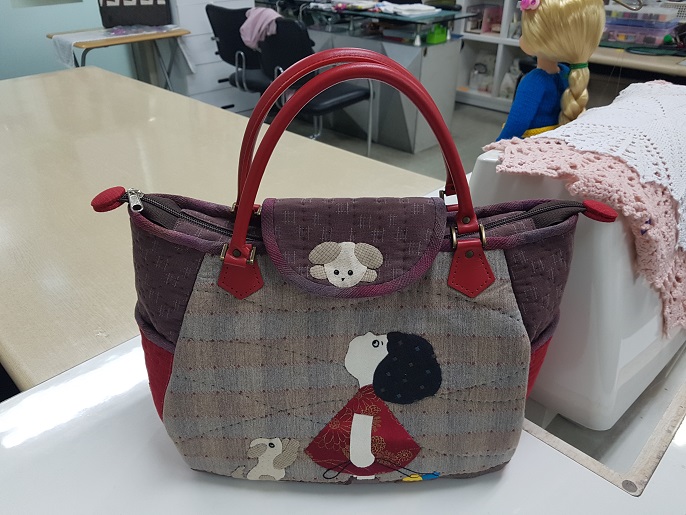 레드퀼트 이미지