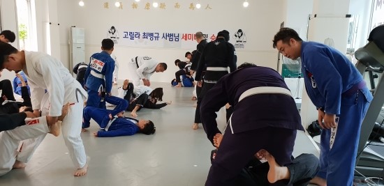 고릴라짐 이미지