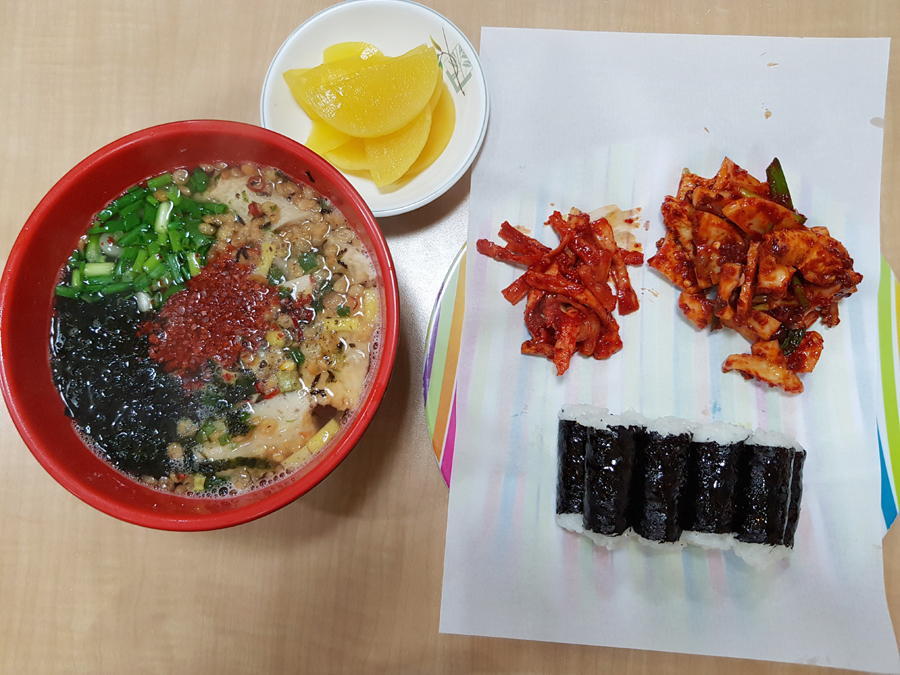 김밥파는언니 이미지