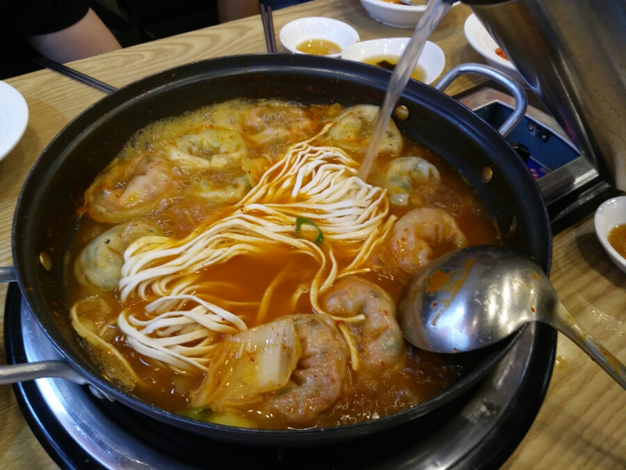 바른손칼국수 이미지