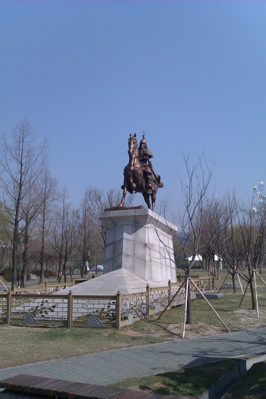 광교산의 강감찬 장군 동상 : 네이버 블로그