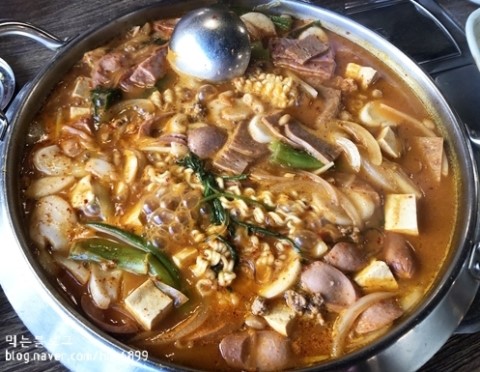 공룡부대찌개 이미지
