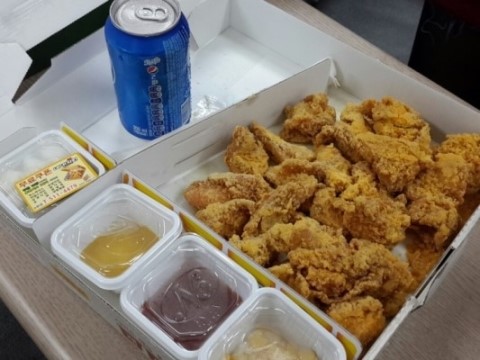 네네치킨 이미지