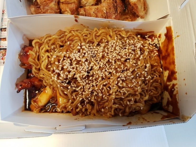 동근이숯불두마리치킨 이미지