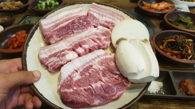 제주충세흑돼지 이미지