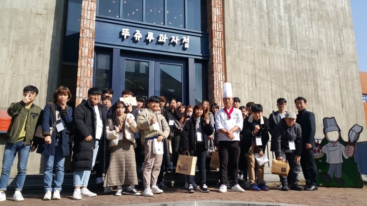 베이커리 투어 이미지