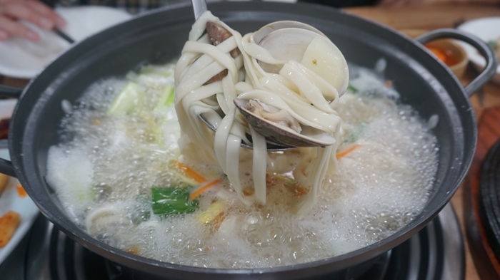 전통우리밀칼국수전문 이미지