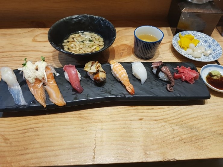 훈 초밥 이미지
