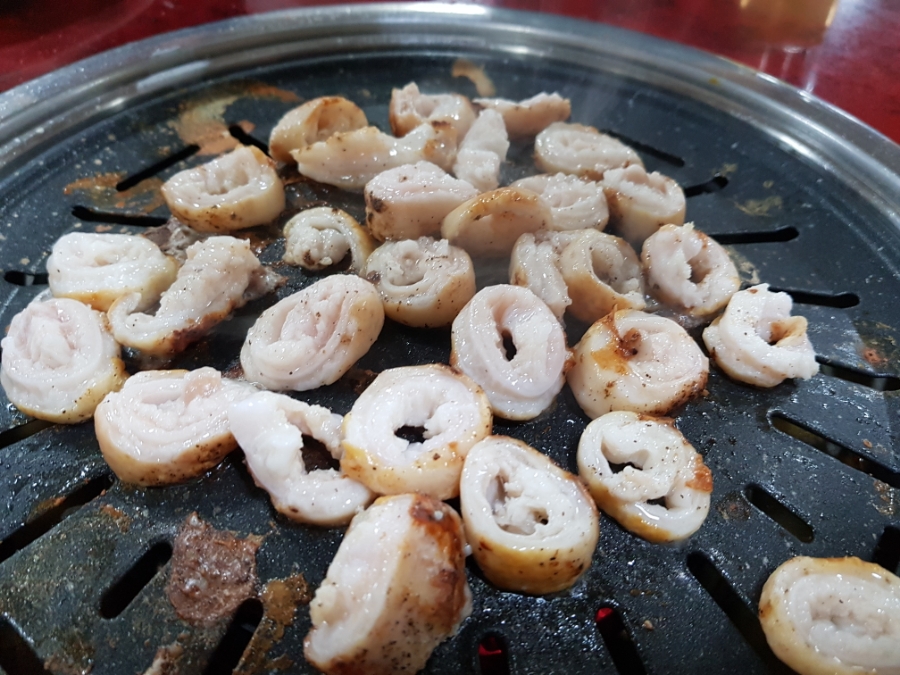 인동촌 숯불 곰장어 닭발 이미지