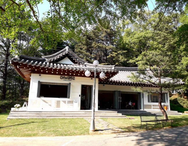 카페기와 이미지