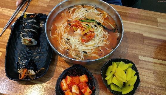 행복한잔치국수 이미지