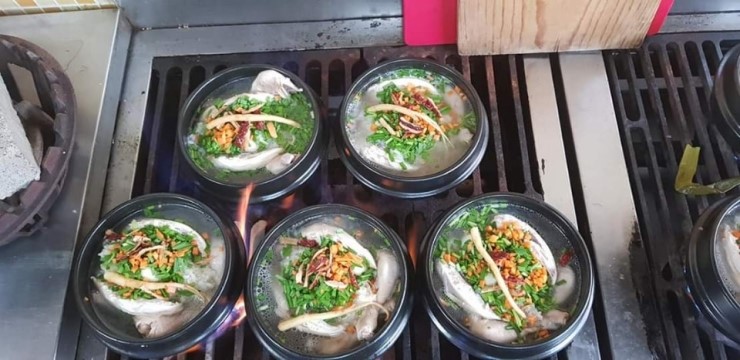 뚝배기솥뚜껑삼겹살 이미지