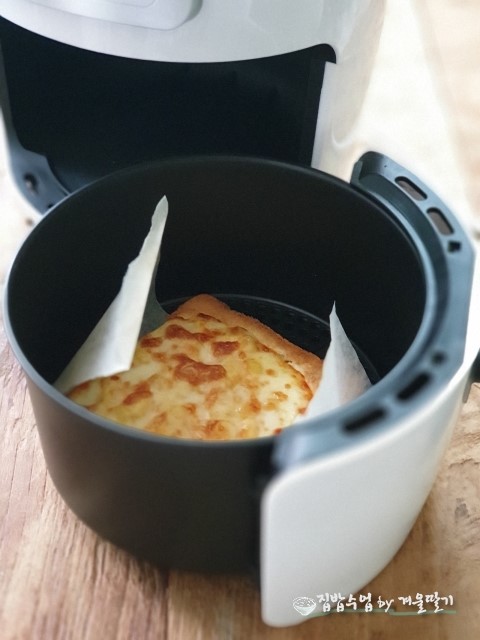 까칠한토스트 이미지