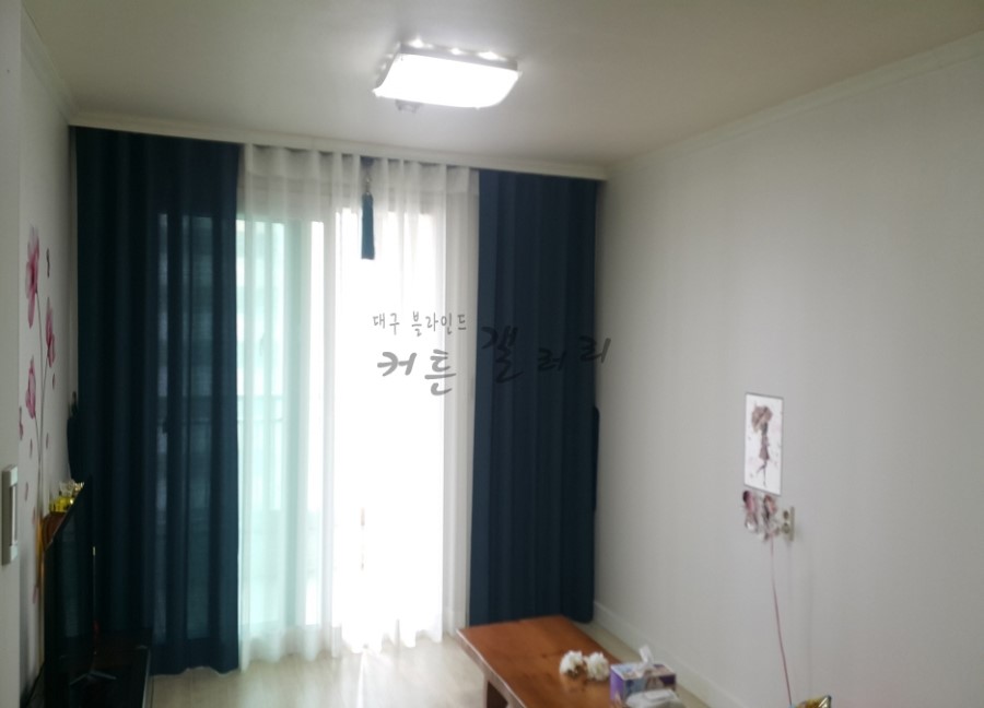 지성커텐 이미지
