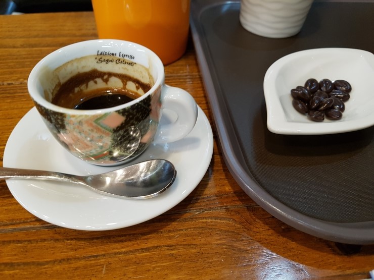 필커피 이미지