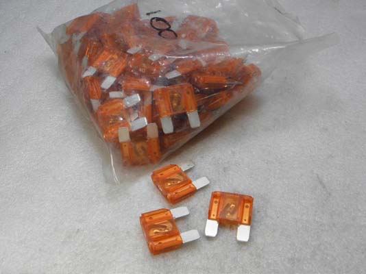 FUSE 휴즈 40A LITTELFUSE 299 시리즈 40A 32V Maxi Fuse(4604602-4635023) 판매합니다 ...