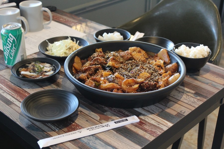 엄지찜닭 이미지