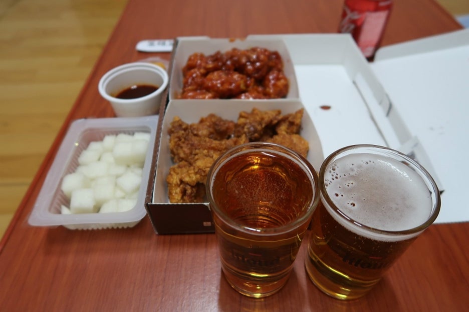 또래오래치킨강촌점 이미지