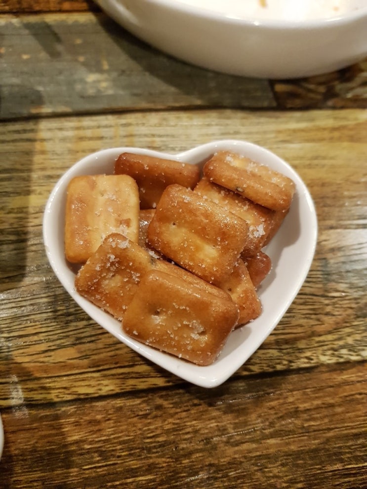 옛날통닭 앤 강정 이미지