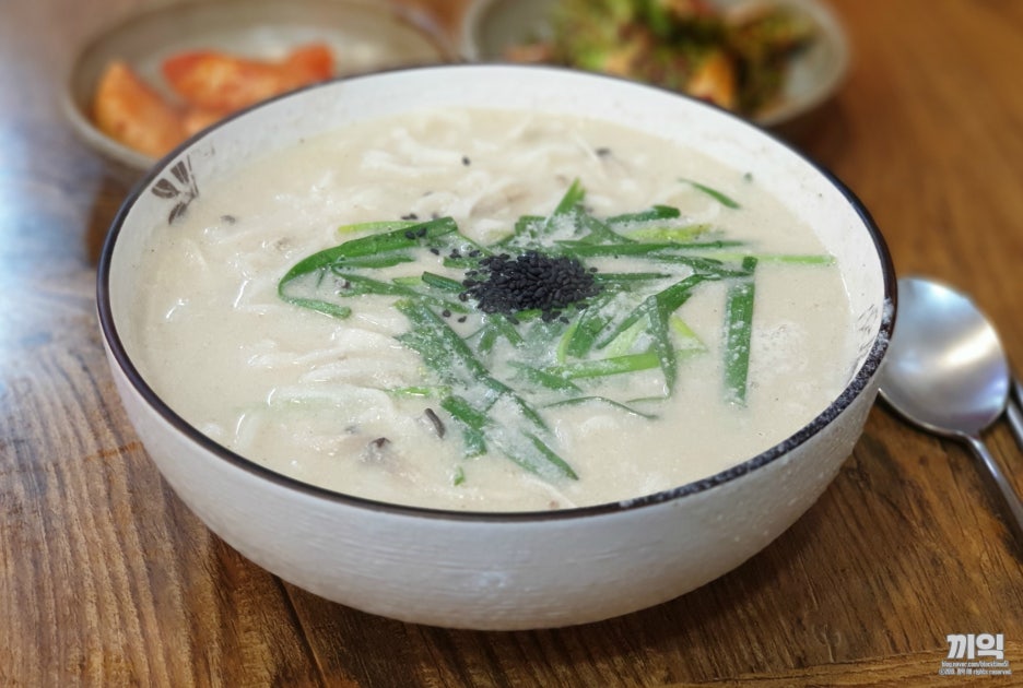 충무김밥손칼국수 이미지