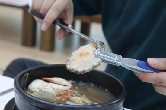 경주전복해물뚝배기 이미지