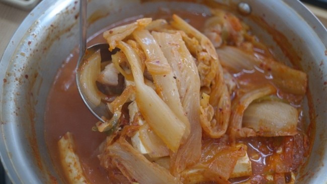 명품김치찌개 이미지