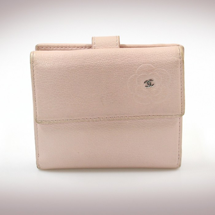 [중고명품 미스터문] Chanel(샤넬) A46507 핑크 레더 까멜리아 은장 COCO 로고 반지갑 
