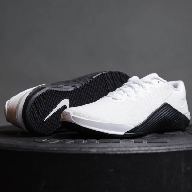 Nike 나이키 메트콘 5 흰색 검정 유니섹스 AO2982-110 