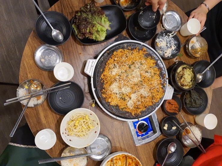 함고집솥뚜껑김치삼겹살 이미지