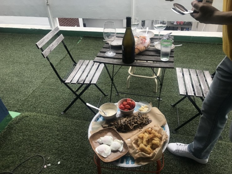 와인 인더 하우스 이미지