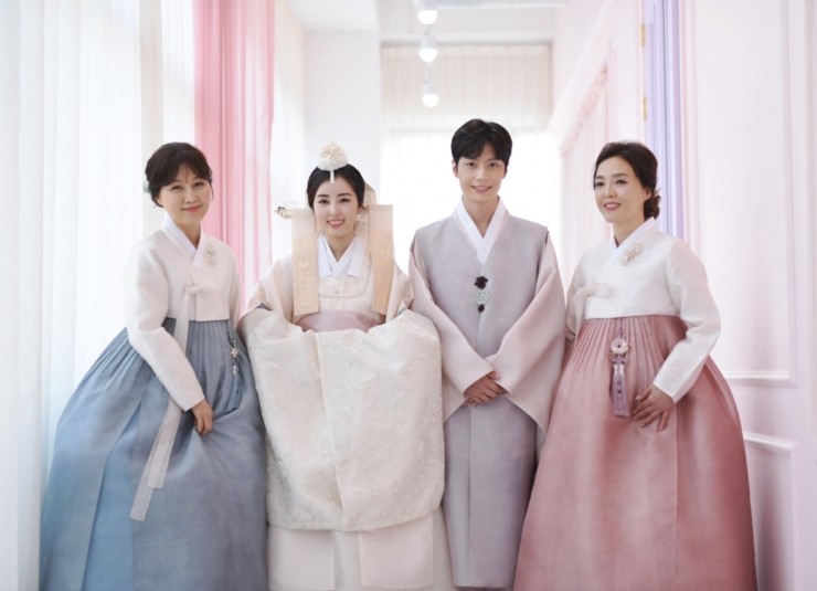 연리지한복 이미지