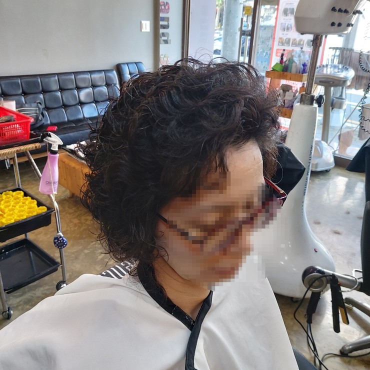 뽀글이 헤어샵 이미지