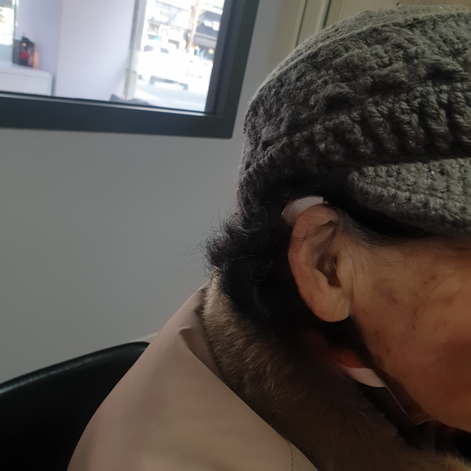 메디컬 보청기 이미지