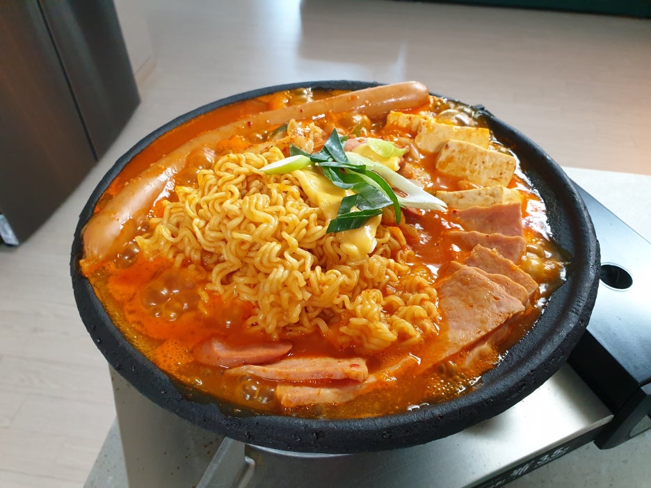 롱쓰부대찌개 이미지