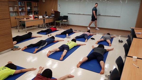 휘트니스에이든 이미지
