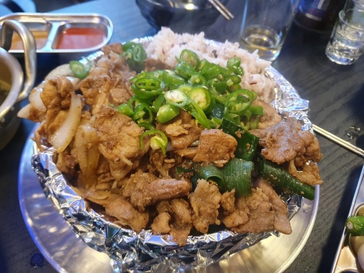 임창정의모서리족발 이미지