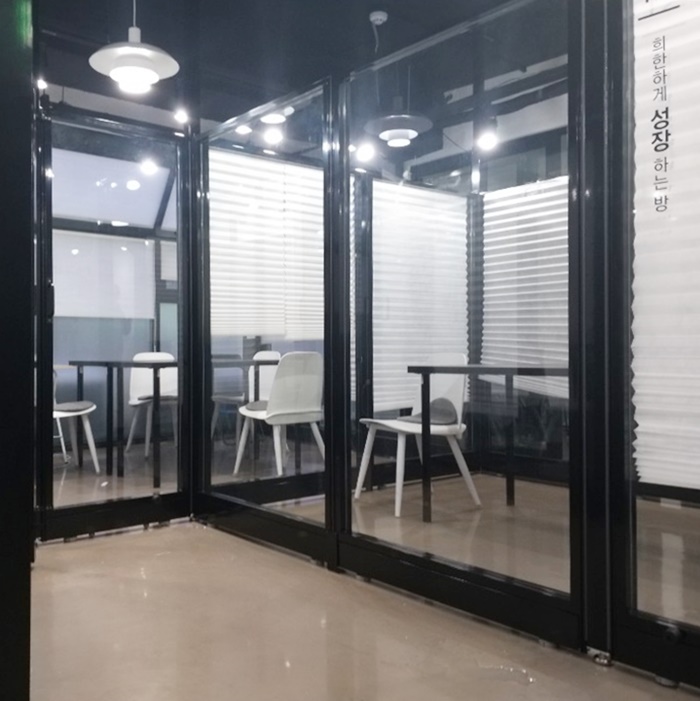 강남유리 이미지