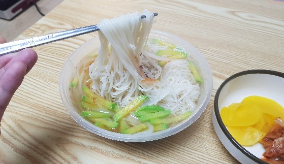 잔치국수 이미지