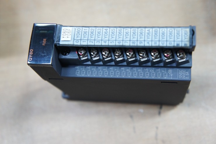 6663)MITSUBISHI QY80 OUTPUT UNIT 1208 작동양호 실사용품 작동/상태/양호 사진과동일품 사진참고하세요 ...