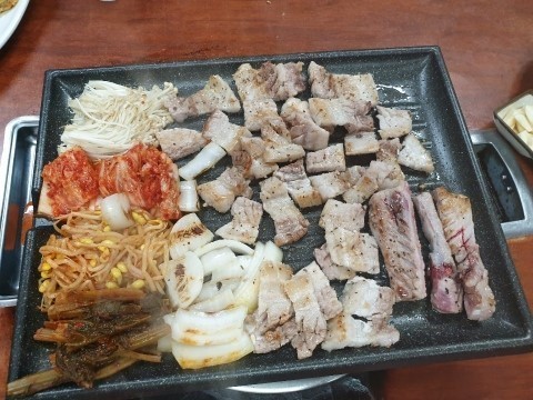 풍년솥뚜껑삼겹살 이미지