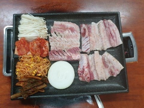 풍년솥뚜껑삼겹살 이미지