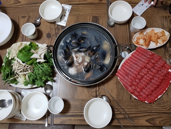 밀촌샤브해물칼국수 이미지