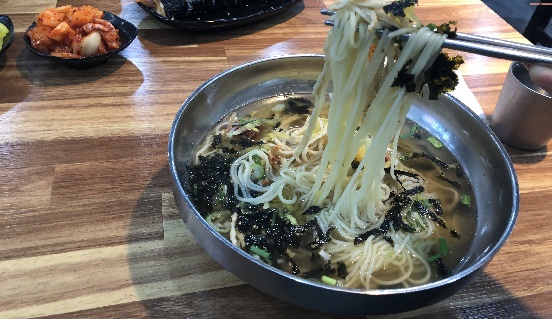 잔치국수 이미지