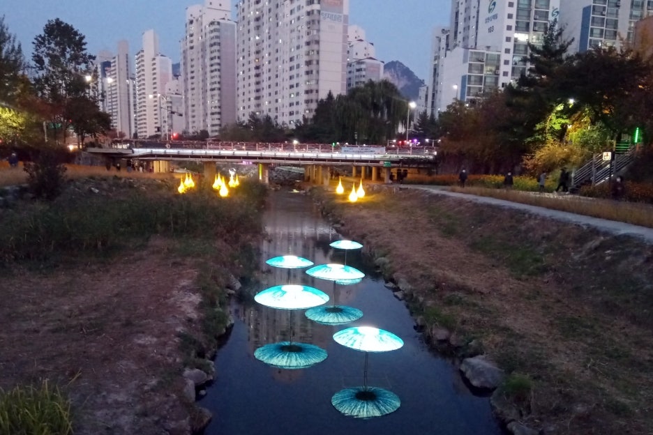 달빛소굴 이미지