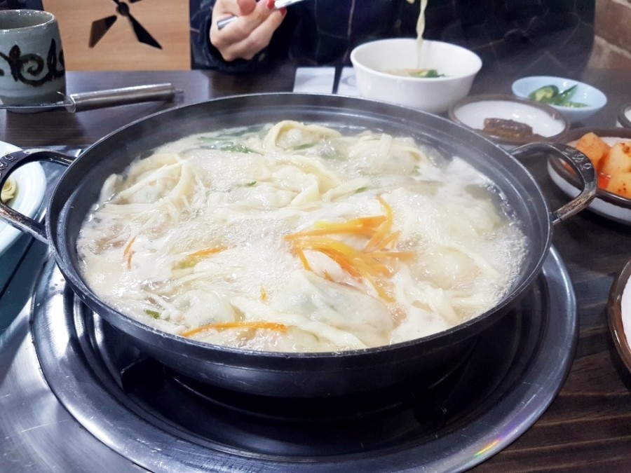 전통손만두국 이미지